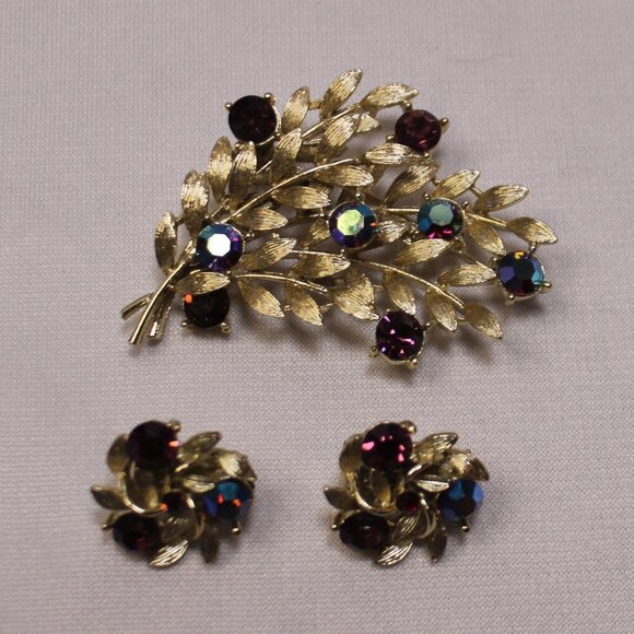 Lisner Aurora Borealis 1960's Vintage Leaf Rhinestone Brooch and Earring Set - Picture 3 of 13